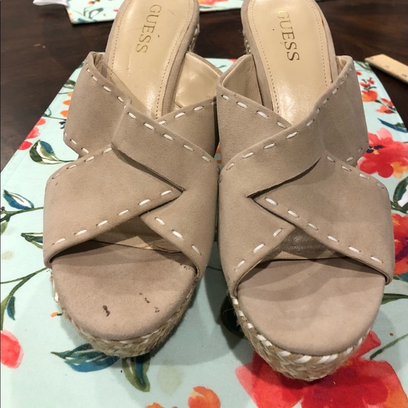 Guess Tan & White Woven Wedge Slide Sandals- 9 1/2 - Picture 3 of 12